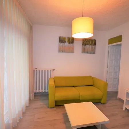 Centro De Lloret 8 People Apartment