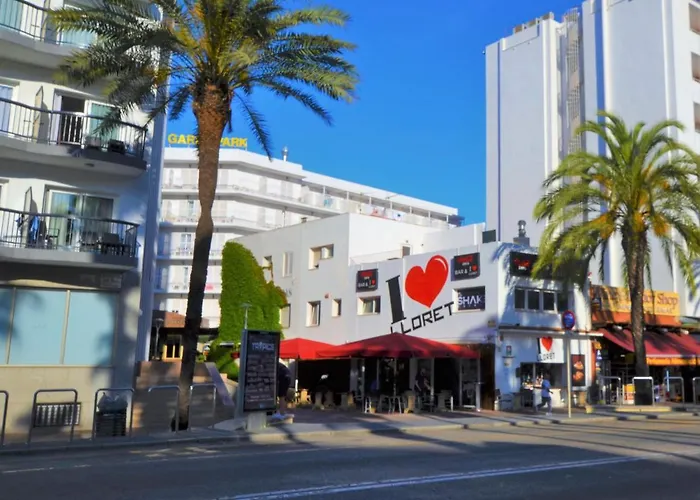 Centro De Lloret 8 People Apartment